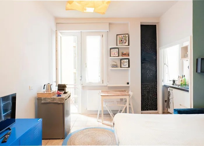 Moderno * Lago E Centro Storico * * קומו