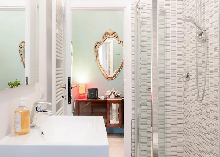 Moderno * Lago E Centro Storico * アパート